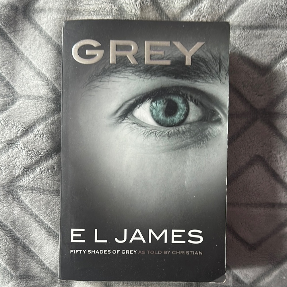 Grey by E L James Paperback Book